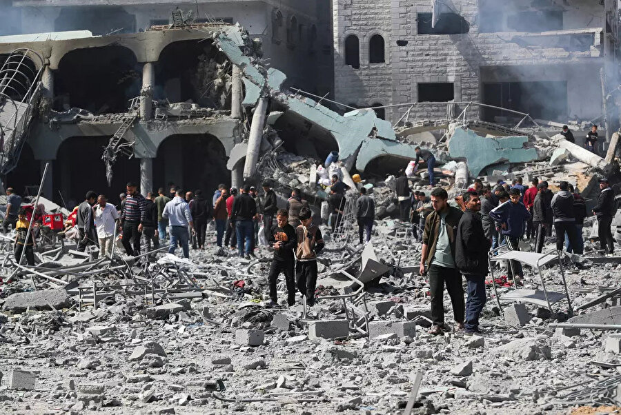 İsrail'in Gazze Şeridi'ne son 24 saatte düzenlediği saldırılarda onlarca kişi hayatını kaybetti