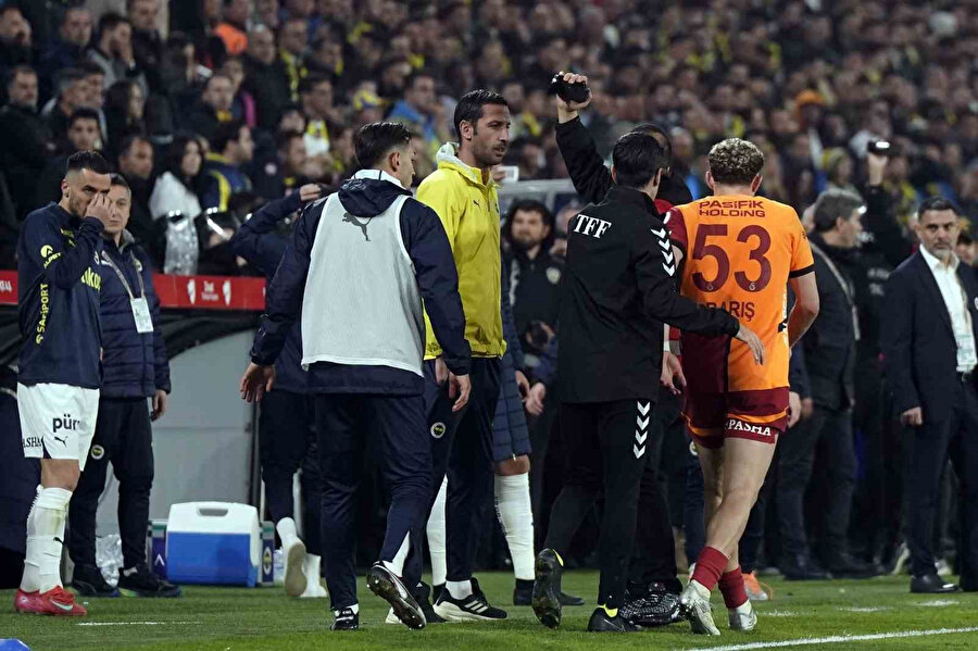 Türkiye Futbol Federasyonu (TFF) Tahkim Kurulu, Fenerbahçe'de yardımcı antrenör Salvatore Foti ve kaleci antrenörü Sandro Zufic'in 4'er maçlık men ve para cezalarını onadı