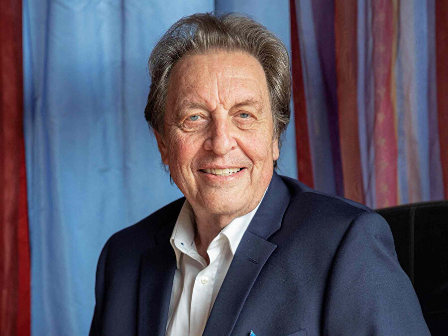 Elon Musk dünyanın en zengin insanı, siyasetin en üst makamlarına olağanüstü bir erişimi olan bir teknoloji girişimcisi. BBC, Musk'ın babası Errol ile konuşarak Elon'un çocukluğunu sordu