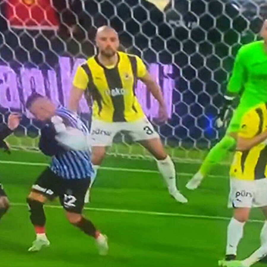 Eski hakemler Fenerbahçe'nin penaltı beklediği pozisyon için ne dedi?