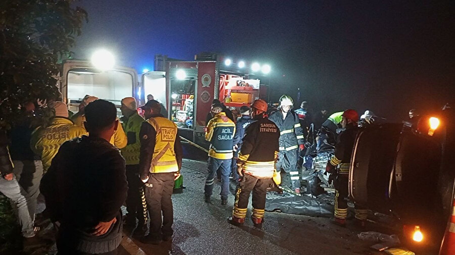 Samsun'da feci kaza: İki otomobil çarpıştı 5 kişi hayatını kaybetti