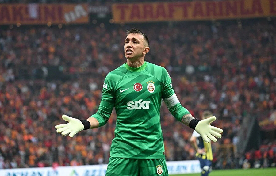 Galatasaray'da Muslera'nın yerine gelecek isim belli oldu