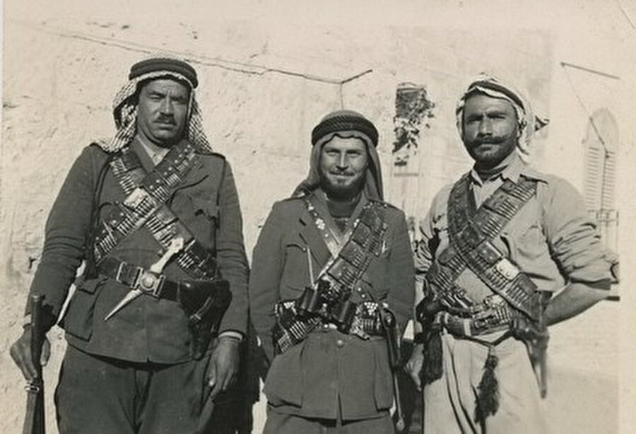 Abdulkâdir el-Hüseynî (ortada), 1936.