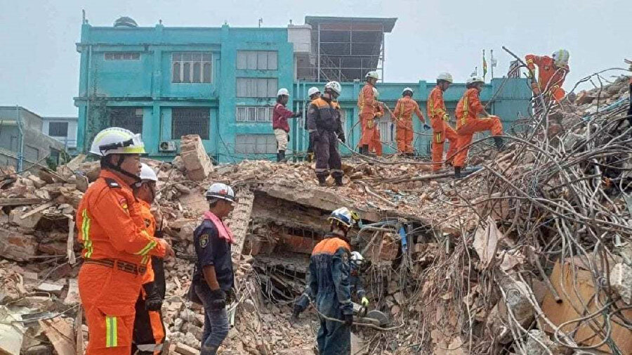 Myanmar'da 28 Mart'ta meydana gelen 7,7 ve 6,4 büyüklüğündeki iki depremde yaşamını yitirenlerin sayısı 3 bin 645'e yükseldi