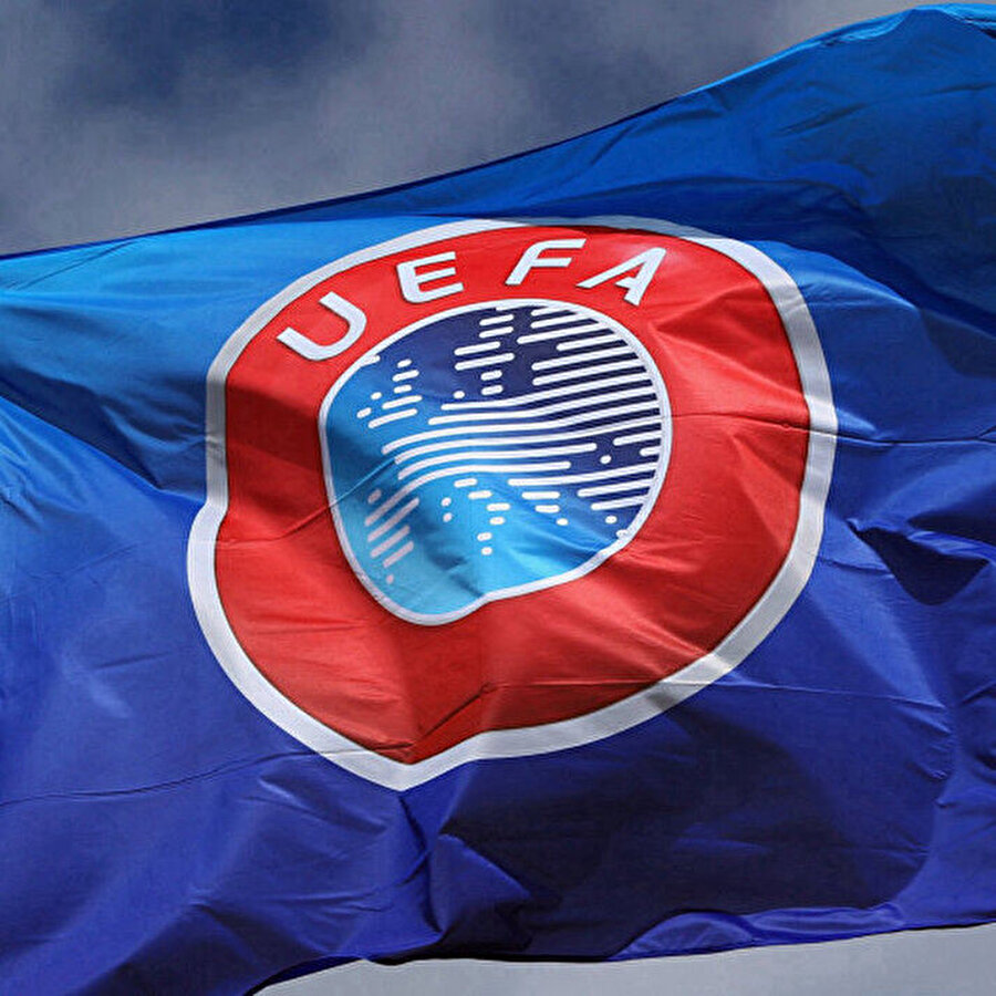UEFA Devler Ligi'ndeki tarihi değişiklikten vazgeçti