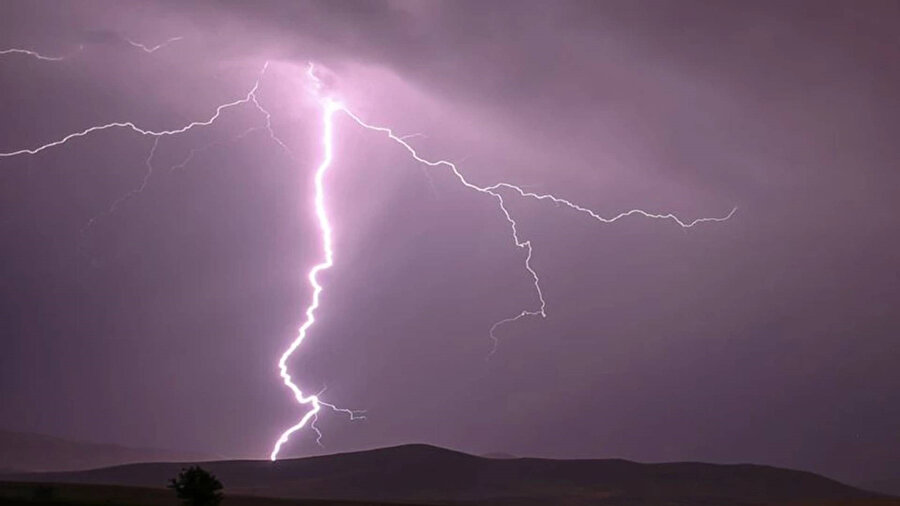 ​Hindistan'da yıldırım düştü: 8 ölü