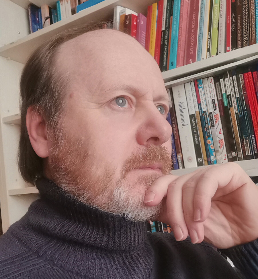 Bir yazarın kütüphanesi yıllar içinde nasıl şekillenir?