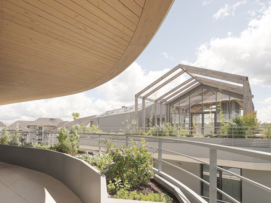 Arborescence Apartments.