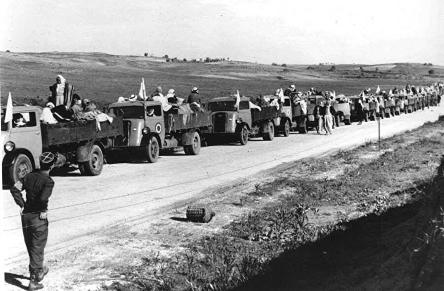 Deyr Yâsîn Katliamı'nda ölü sayılarının abartılarak aktarılması sonucu hayatlarından korkan binlerce Filistinli, tek bir Siyonist kurşunu atılmadan evlerini terk etti.