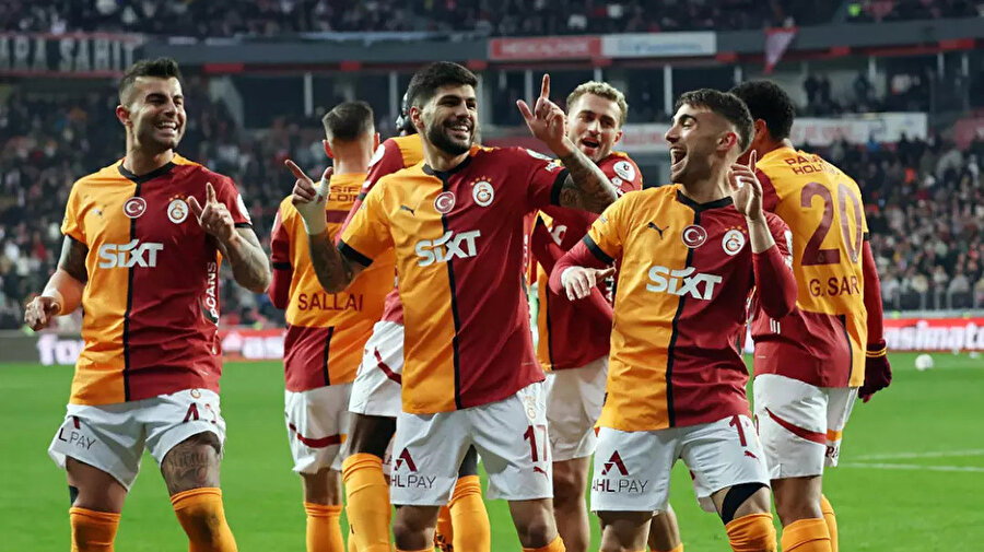 ​Galatasaray Samsun deplasmanından 3 puanla döndü: Fenerbahçe'yle puan farkı 6'ya çıktı