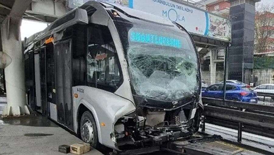İstanbul'da metrobüs kazası: Yaralılar var