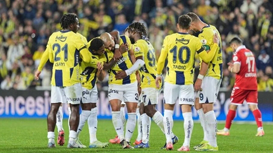 Fenerbahçe'de yıldız isimlerden sakatlık şoku