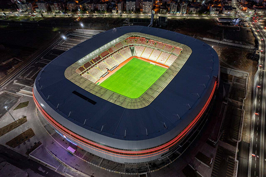 Sivasspor - Fenerbahçe maçı öncesi zeminin merak uyandıran son durumu: Maç ertelenecek mi?