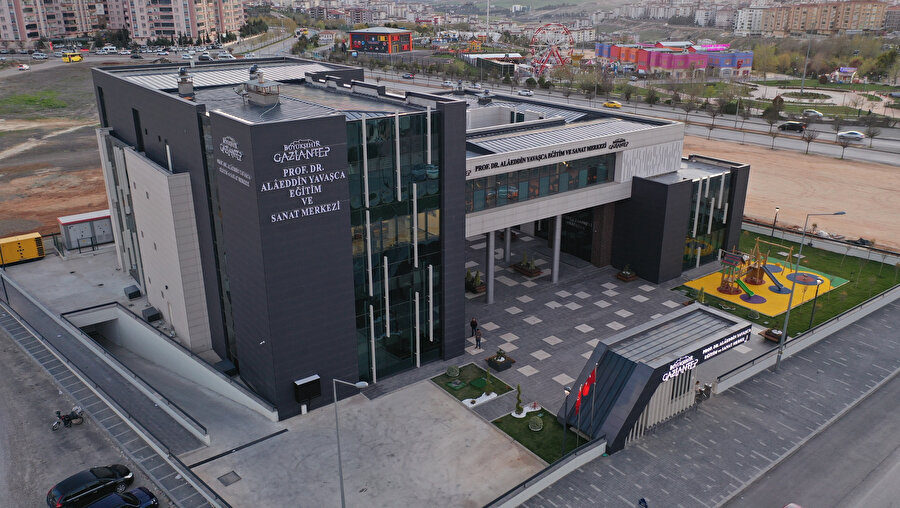 Alâeddin Yavaşça Kültür Merkezi.