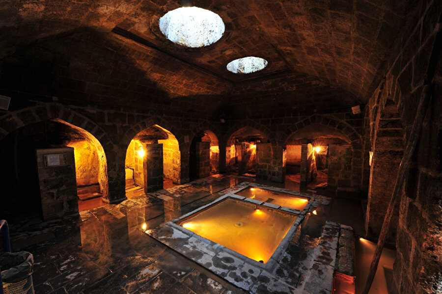 Livas adı verilen su yolları.