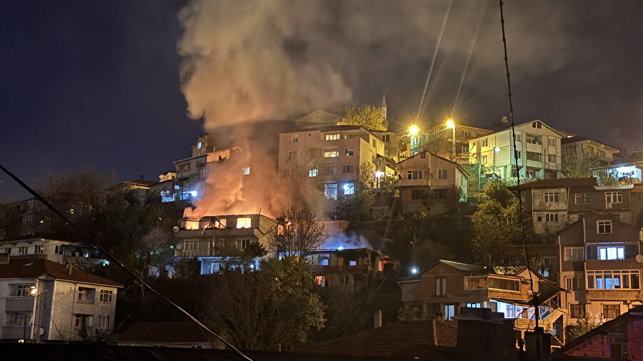 Zonguldak'ta yangın diğer binaya da sıçradı: 1 ölü