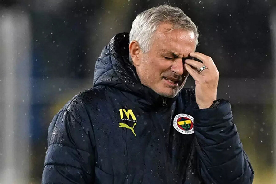 Mourinho biletini kesti: Fenerbahçe'de flaş ayrılık