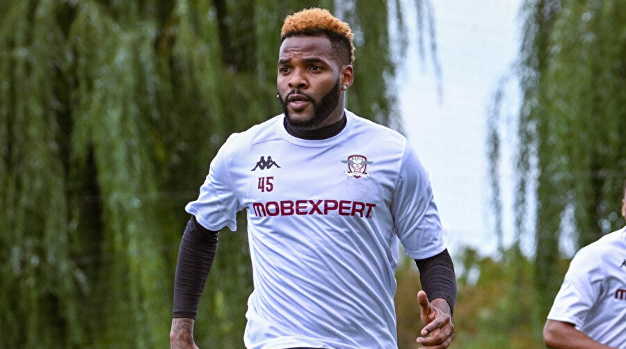 Süper Lig’in eski gol kralı Boupendza’dan acı haber