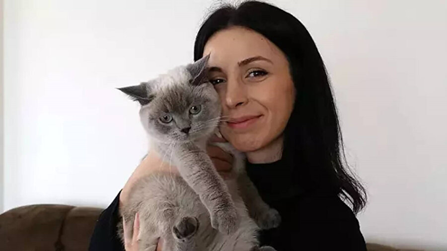 Kayıp kedisi ‘Badem’i bulanı altınla ödüllendirdi