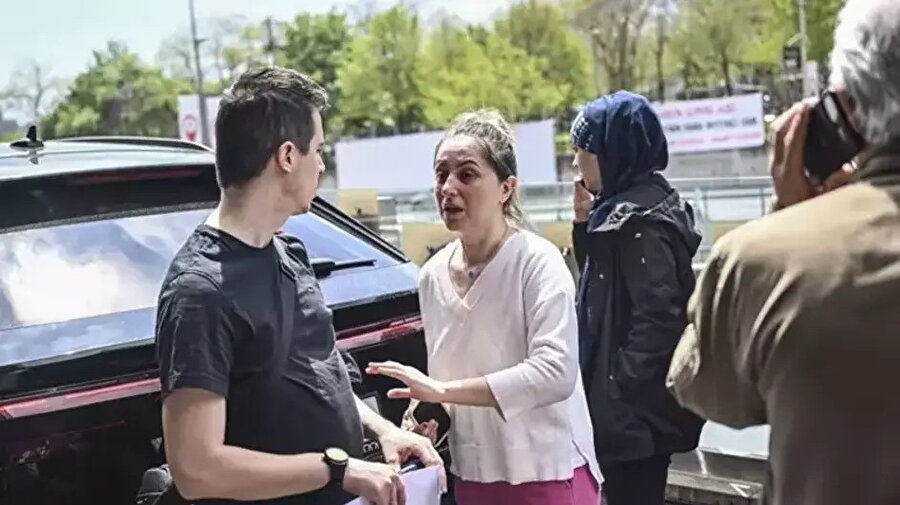 İstanbul'da deprem anı kameralara böyle yansıdı