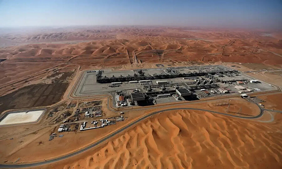 Aramco, Doğu Bölgesi'nde 14 yeni petrol ve gaz sahası keşfettiğini duyurdu.