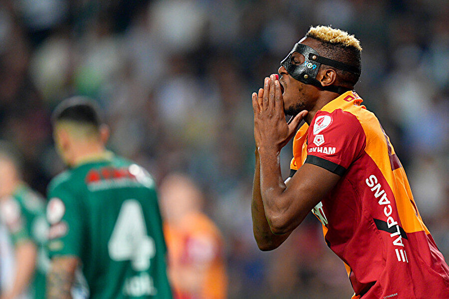 Osimhen'in gideceği takım belli oldu: Tarih verildi