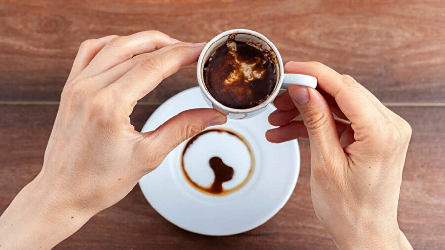 ​Para karşılığı fal bakmaya 3 ay hapis cezası