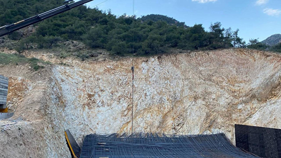 Hızlı tren hattı çalışmasında feci kaza: 9 yaralı