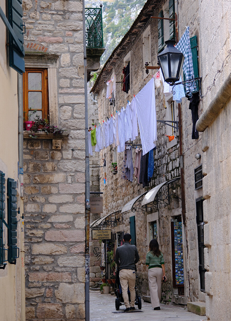 Kotor’un çamaşır sergileri.