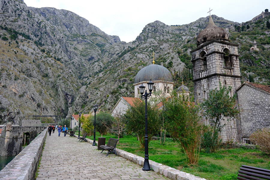 Kampana Burcu’ndan Eski Kotor’a bakarken.