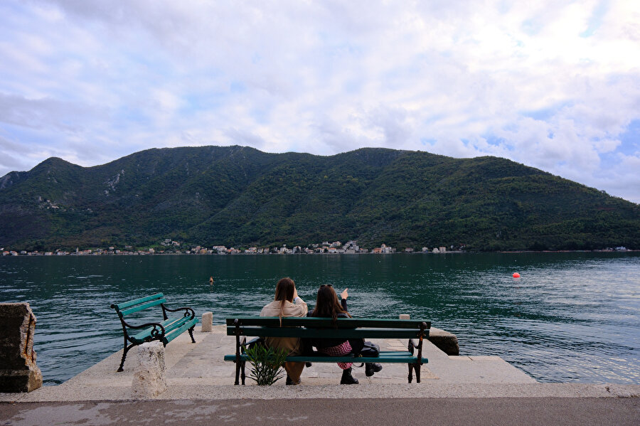 Perast’tan körfeze doğu.