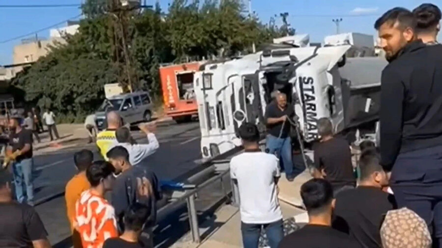 Mardin'de akaryakıt dolu tanker devrildi: 1 ölü 1 yaralı