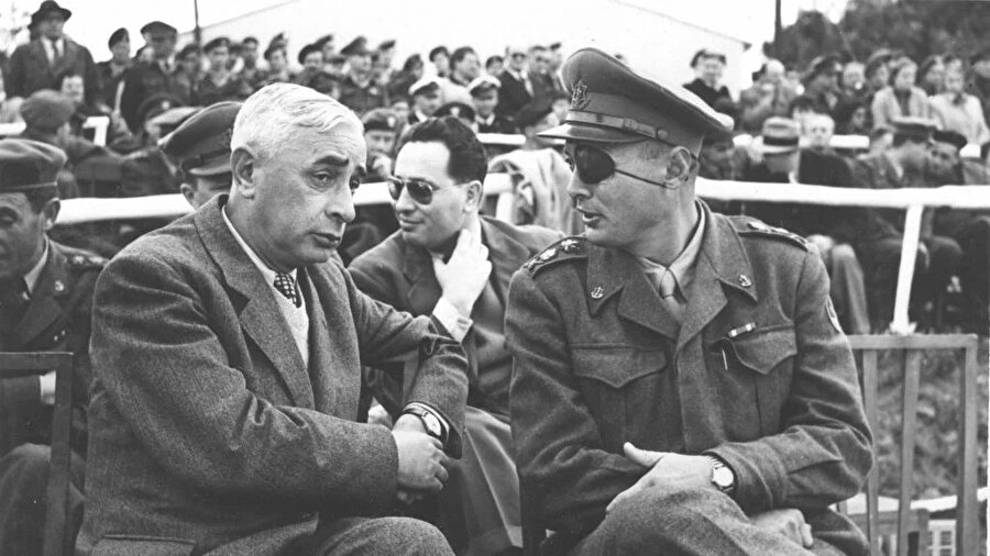 1954’te İsrail Savunma Bakanı Pinhas Lavon, “Mısır’daki İngiliz hedeflerine karşı sabotaj düzenleme” fikrini ortaya attı. Bu sabotajların Mısırlılar tarafından yapıldığı izlenimi verilerek dünyanın iki süper gücünü Mısır’a karşı kışkırtmak ve İsrail’in bölgedeki gücünü artırmak amaçlanmıştı. İsrail ajanlarının deşifre edilmeleriyle başarısız olan operasyon, tarihe “Lavon Skandalı” olarak geçti.