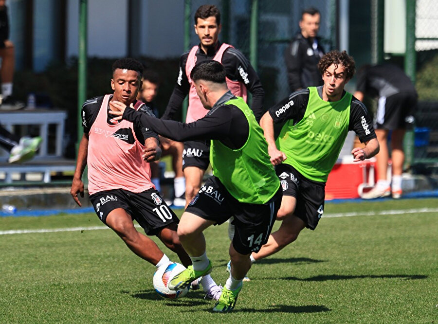 Beşiktaş'a derbi öncesi sevindiren haber geldi