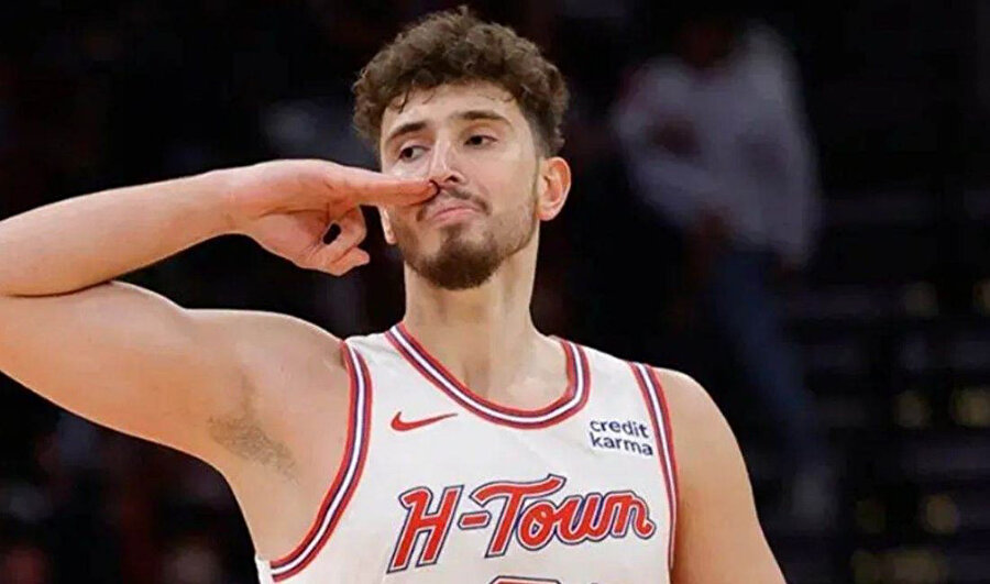NBA'de saha karıştı: Alperen Şengün'e kafa atıldı
