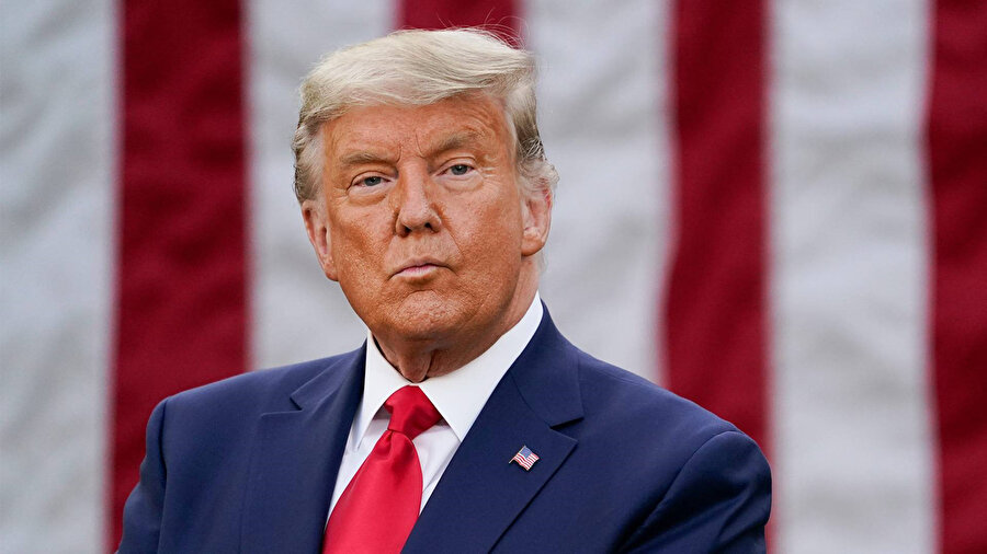 ​Trump şimdi de Papa oldu: Yapay zeka ile üretilen fotoğrafını paylaştı