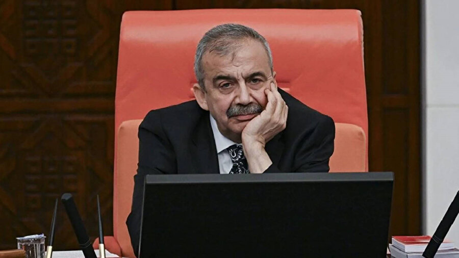 Sırrı Süreyya Önder hayatını kaybetti