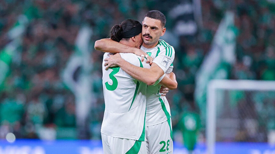 ​Milli yıldızımız Türk futbol tarihine geçti: Bir ilki yaşadı