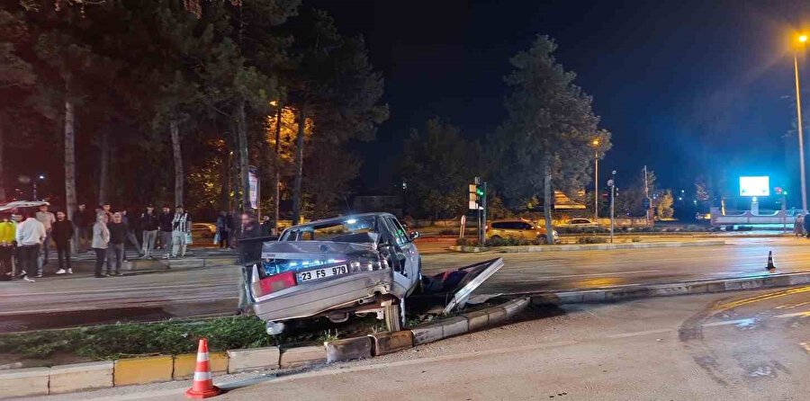 Elazığ’da zincirleme trafik kazası: 2 yaralı