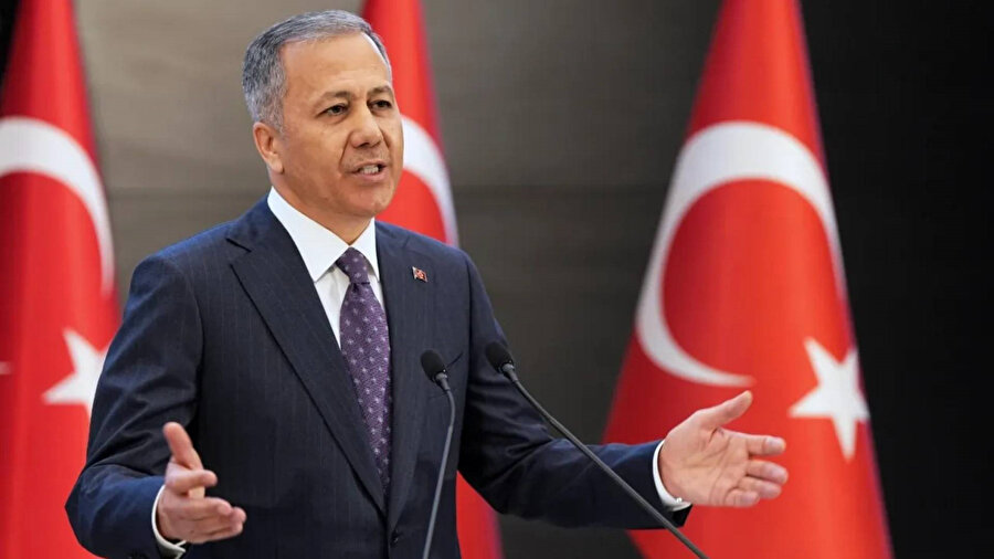 İçişleri Bakanı Yerlikaya, Özgür Özel'e saldırıyı kınadı: Kimliği tespit edilen saldırgan gözaltına alındı