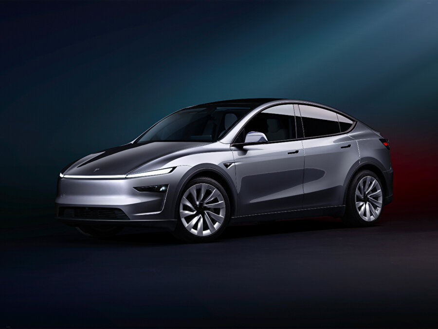 
6 Dakikada Tükenmişti: Tesla, Yenilenen Model Y'nin Yeniden Satışa Sunulacağı Tarihi Duyurdu