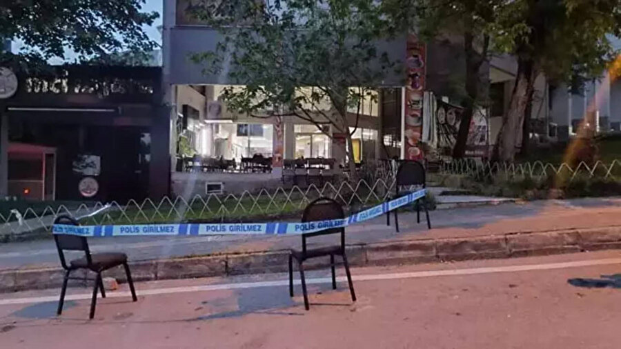 Motosikletle gelip kıraathaneye kurşun yağdırdı