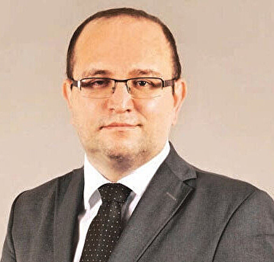 Prof. Dr. Kadir Tuna.