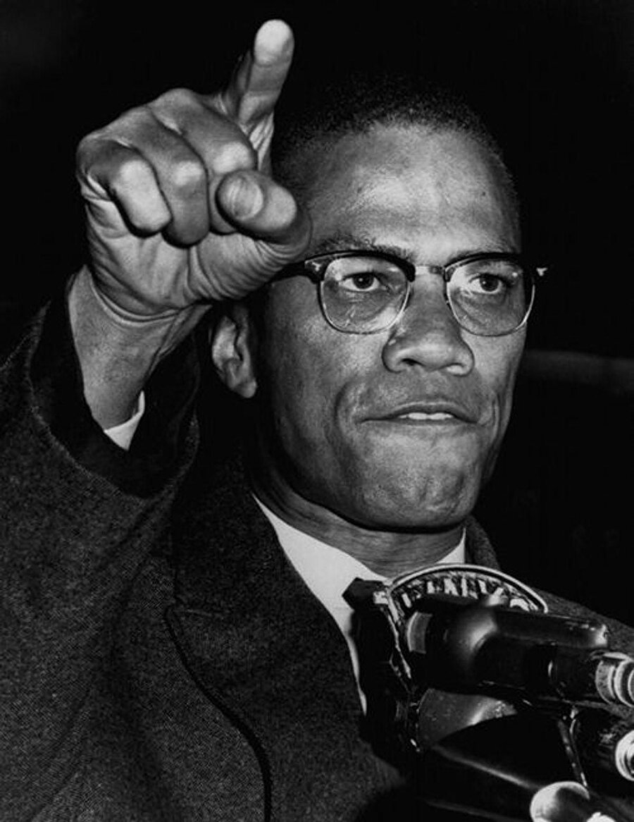 Gerçeğin yerini tutmak ya da Malcolm X 100 yaşında.