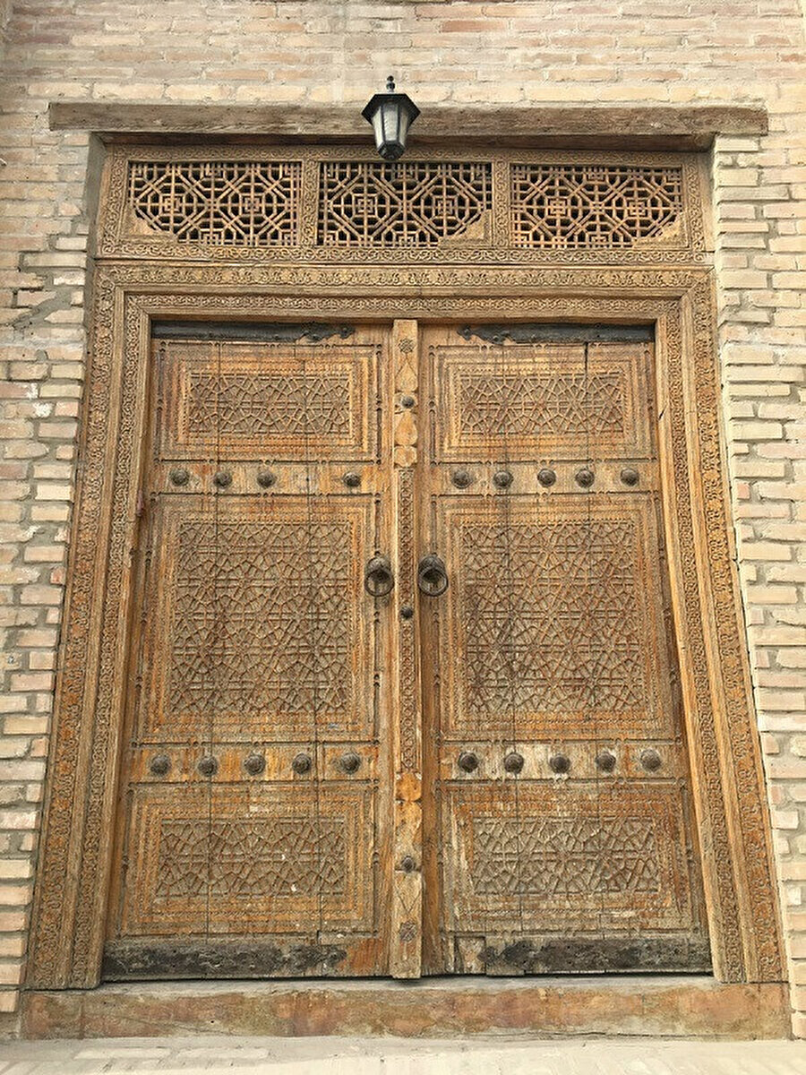 Ahmedcan Kervansarayı'nın kapısı, 19'uncu yüzyıl.