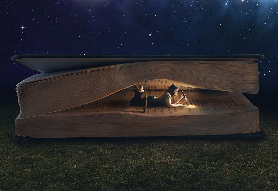 Yazar/lık, dışarıdan bakıldığında zihnimizde belirgin bir çağrışım yapıyor olsa da birden fazla tanım kümesine sahip bir kavram.