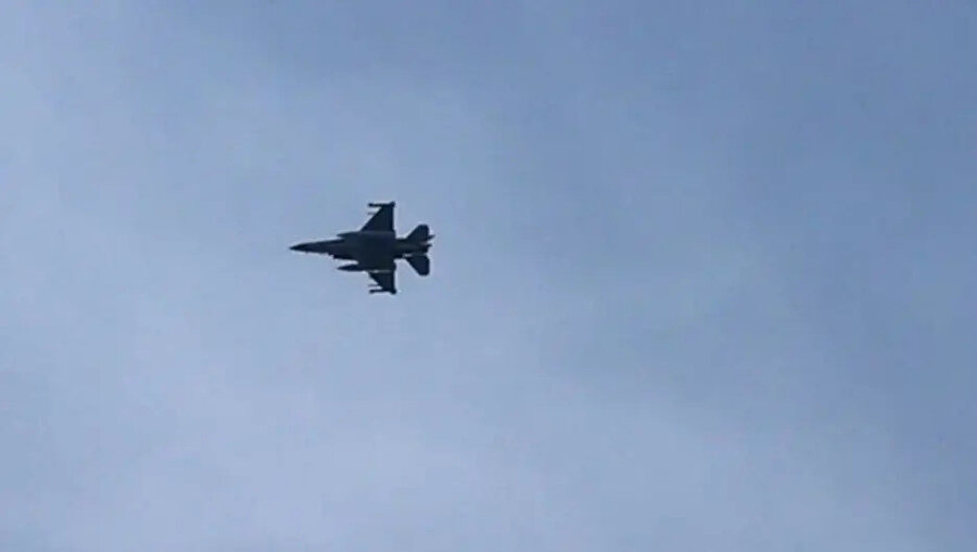 İsrail savaş uçağı, taşıdığı bombayı düşürdü