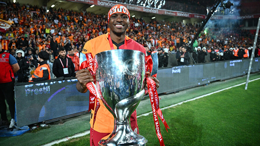 Victor Osimhen'den kupa maçı sonrası paylaşım: Kırdığı rekoru paylaştı
