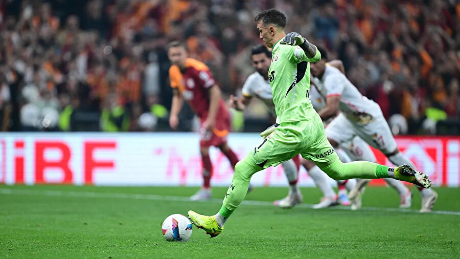 Galatasaray'da karar belli oldu: Muslera takımda kalacak mı?