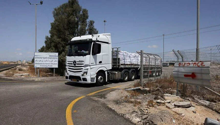 İsrail, kıtlık yaşanan Gazze’ye 5 TIR yardım geçişine izin verdi